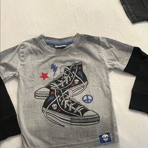 Gray and Black Graphic Long Sleeve Shirt